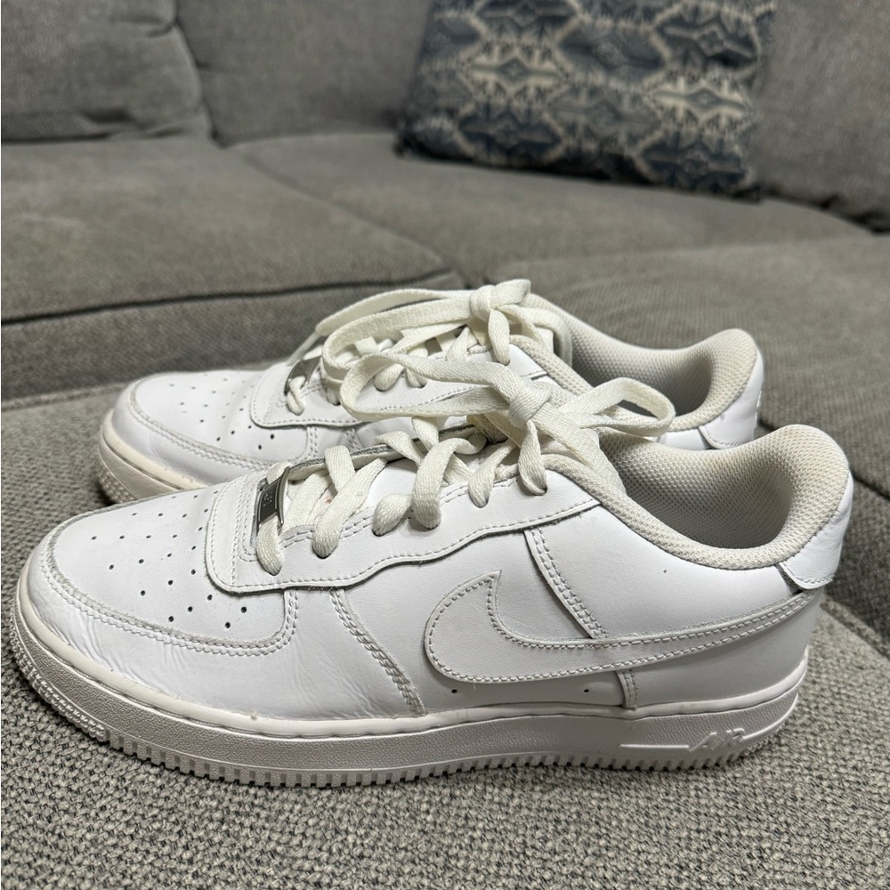 Nike Airforce One  Youth size 7; women's size 9